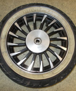 GTS Levanti 50i Felge Reifen hinten Wheels